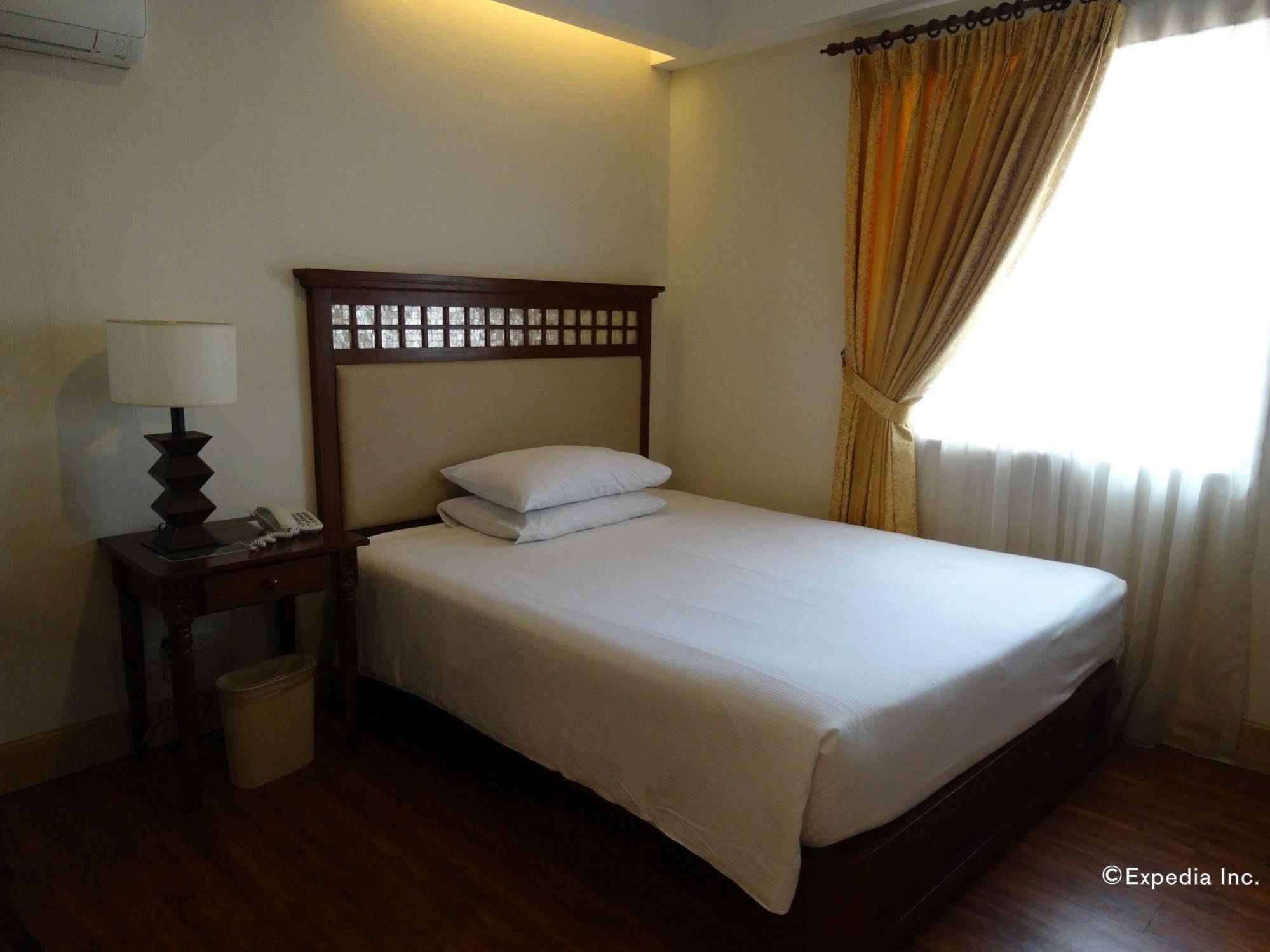 Hotel Emilia Davao Exterior photo